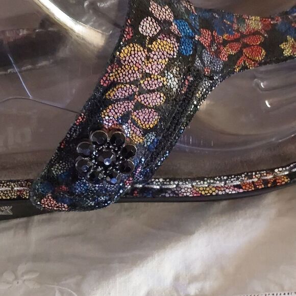 - Algeria Open Toe  Sandals - Picture 7 of 11